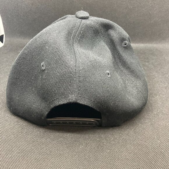 Mens Cyberwear lighted motion activated hat - Picture 3 of 4